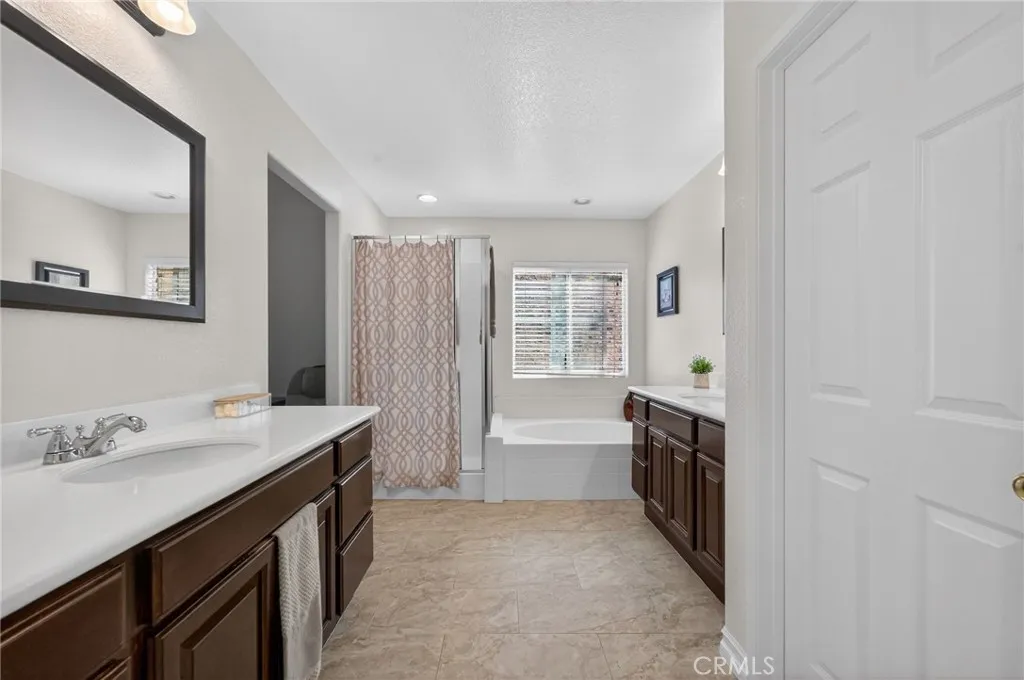 https://cdn.realtyfeed.com/cdn/127/306667022/810e48c2cd2fc114f940f5e50d0a2284.webp