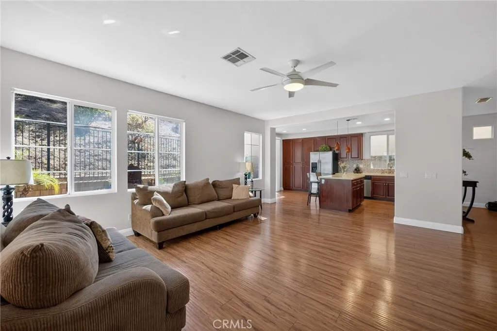https://cdn.realtyfeed.com/cdn/127/306667022/81fe076befb109e60cd1cfb097183db7.webp