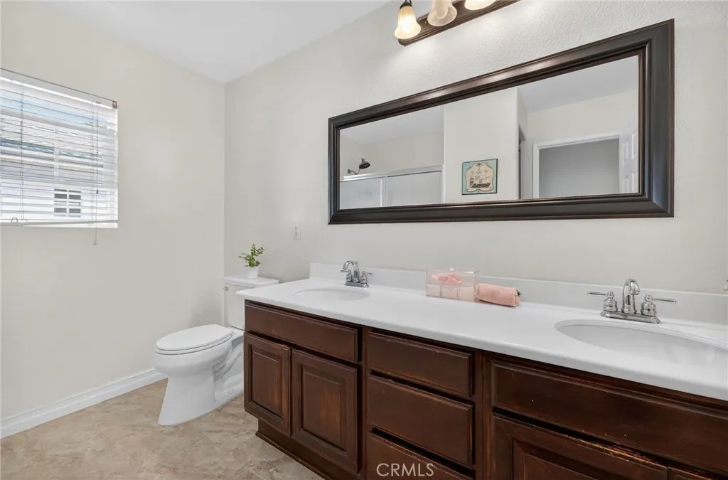 https://cdn.realtyfeed.com/cdn/127/306667022/946b96b1b9c8a445bd6a6446eb5239ff.webp
