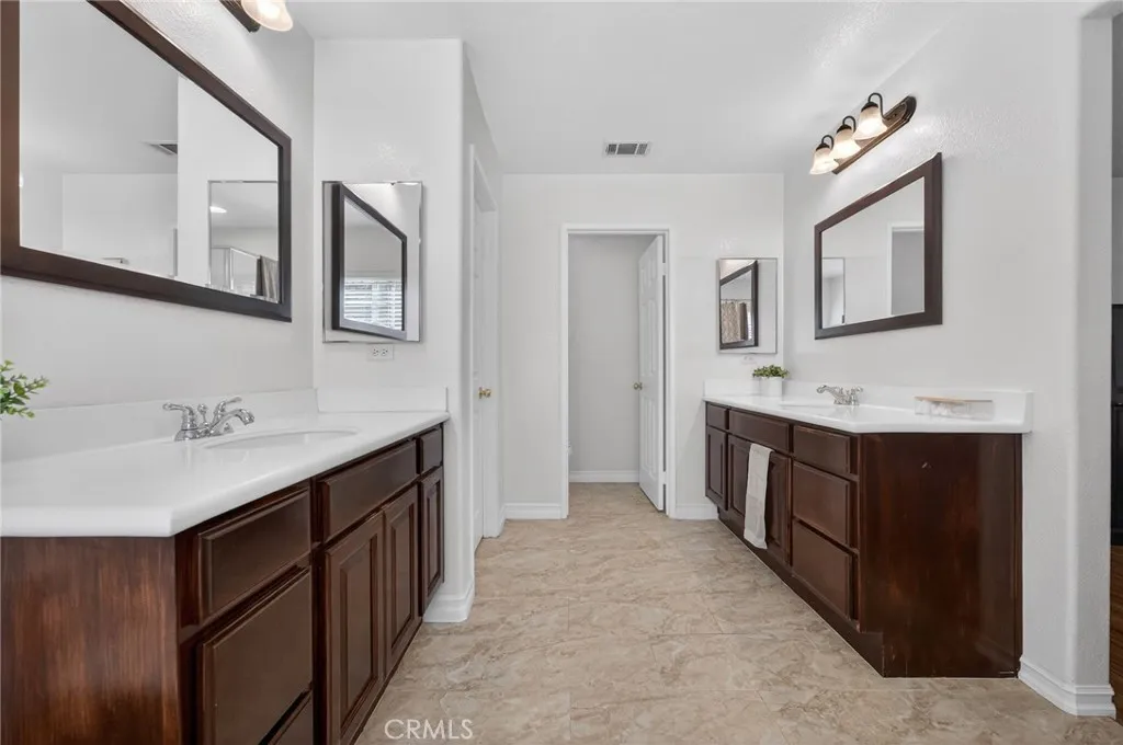 https://cdn.realtyfeed.com/cdn/127/306667022/ac9d8ede55cd5c93dfabe953aefd6c40.webp