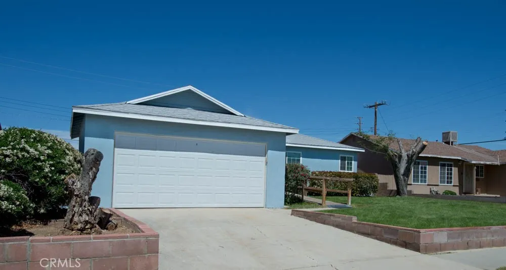 1015 W Avenue J7, Lancaster, CA 93534 - Photo 3 of 28, Lancaster, CA