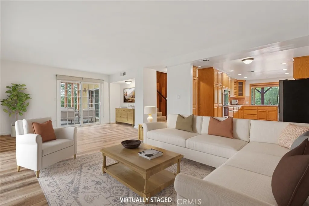 7254 Studio Road, Canoga Park, CA 91304 - Photo 4 of 23, Canoga Park, CA
