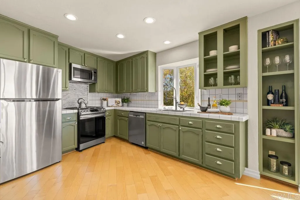 https://cdn.realtyfeed.com/cdn/127/306667271/30e61e01c94a65419777714924c2fb58.webp