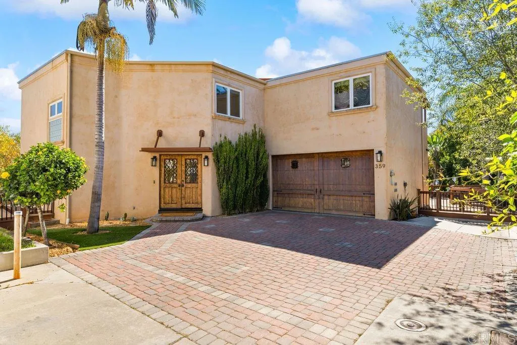 https://cdn.realtyfeed.com/cdn/127/306667271/8af1d9847b21046f9005b5b181fd9659.webp