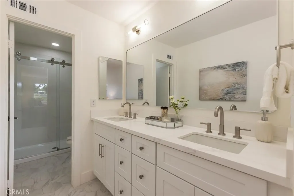 Photo #17: NP26056262 Listing: Photo #17