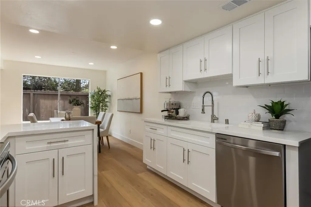 https://cdn.realtyfeed.com/cdn/127/306667361/ea5b2d4ee1ca67ae371b7cbf24a07be3.webp
