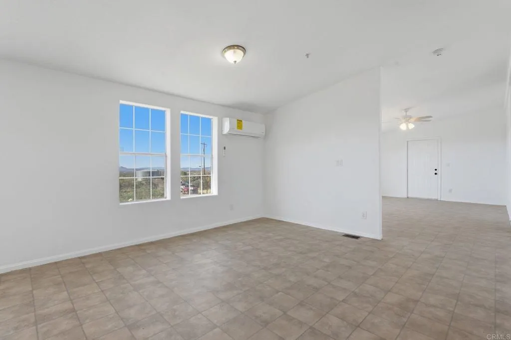 https://cdn.realtyfeed.com/cdn/127/306667585/19b8725aa3d6e71603b2965d12dd32d1.webp