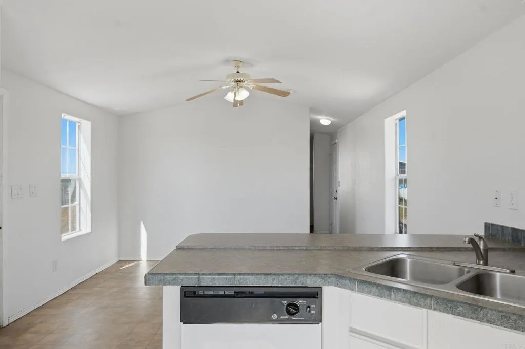 https://cdn.realtyfeed.com/cdn/127/306667585/e851e0ce32099ba622fd3288474c104e.webp