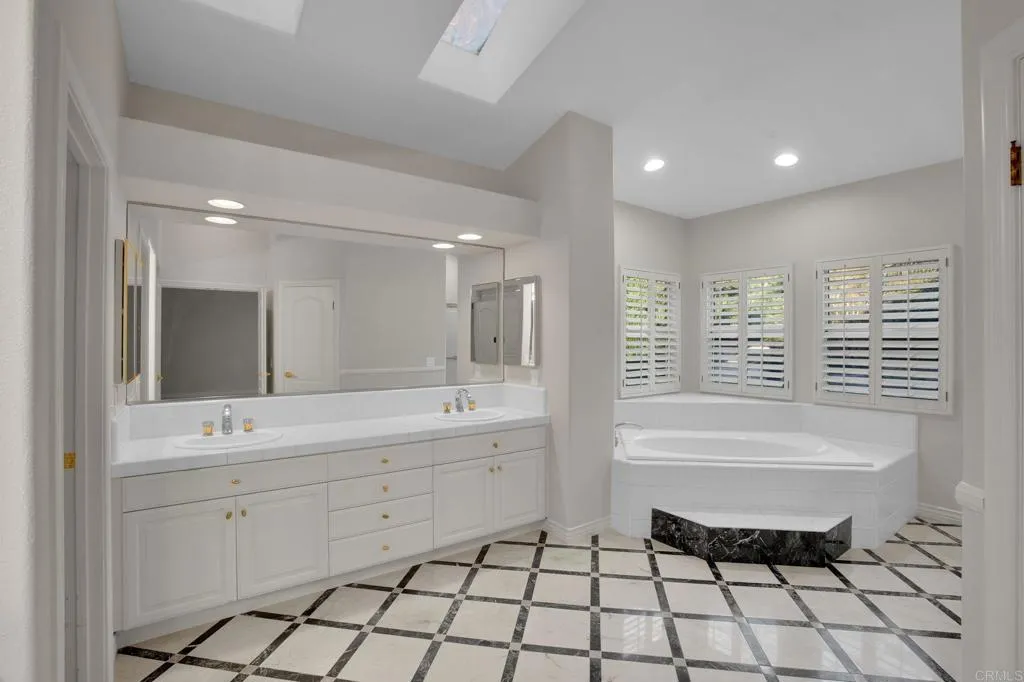 https://cdn.realtyfeed.com/cdn/127/306667591/03df220b64a655a2b378d87ceb391bbc.webp