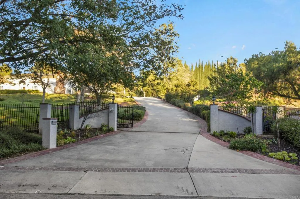 https://cdn.realtyfeed.com/cdn/127/306667591/1f123c42d190851b287822e2e1bf27ea.webp