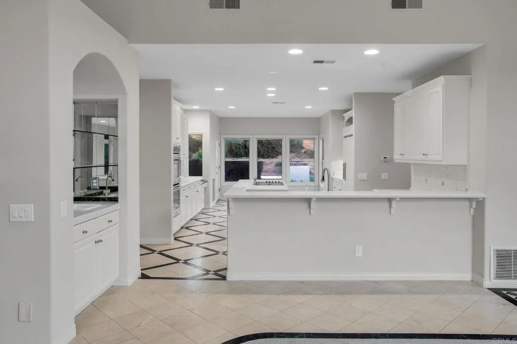 https://cdn.realtyfeed.com/cdn/127/306667591/b3cfd54765b2360adef166bef6627f11.webp
