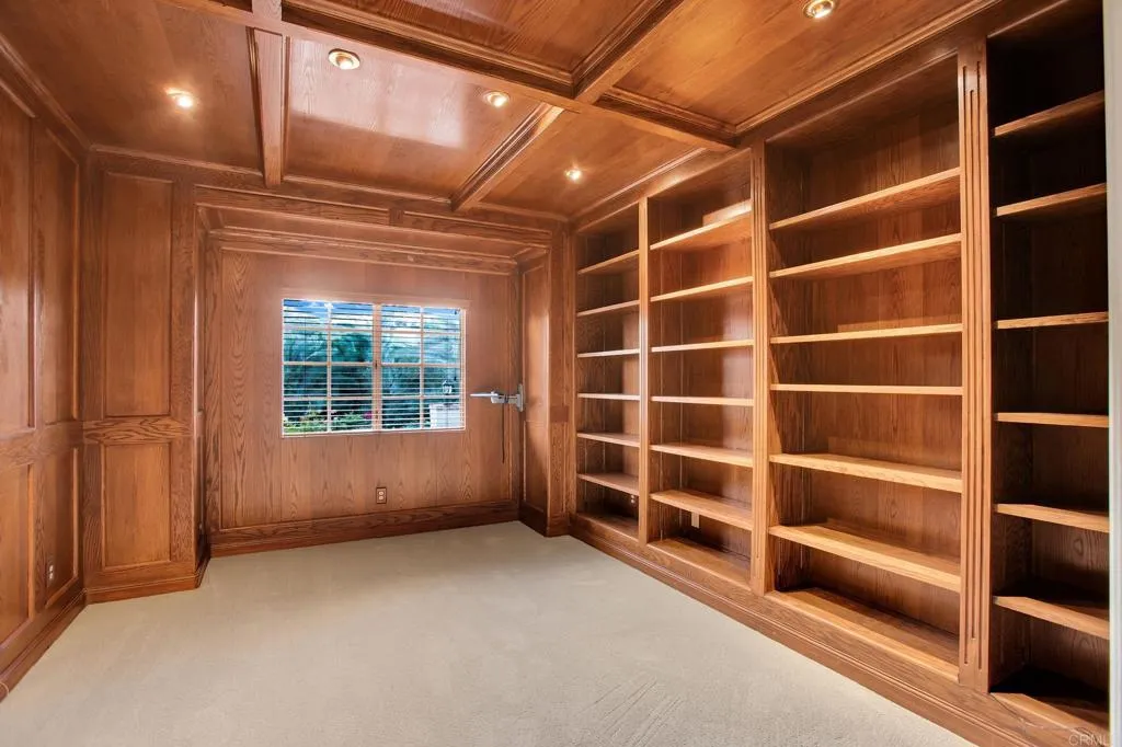 https://cdn.realtyfeed.com/cdn/127/306667591/ca2662c19c48c697ad0d920bdb50a8f4.webp