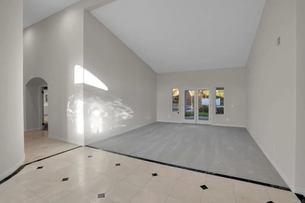 https://cdn.realtyfeed.com/cdn/127/306667591/ff3faa0f97f2fb254839db95639dd719.webp