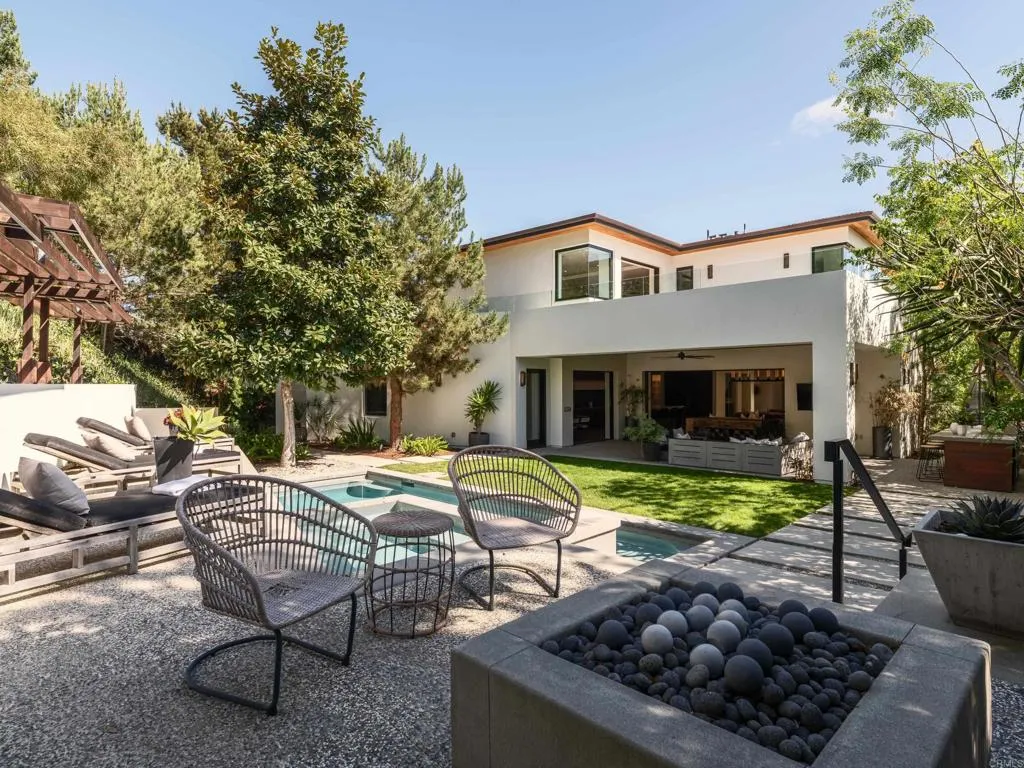 https://cdn.realtyfeed.com/cdn/127/306667608/2d87d3d603b2cc292d3c95a9534a4ff2.webp