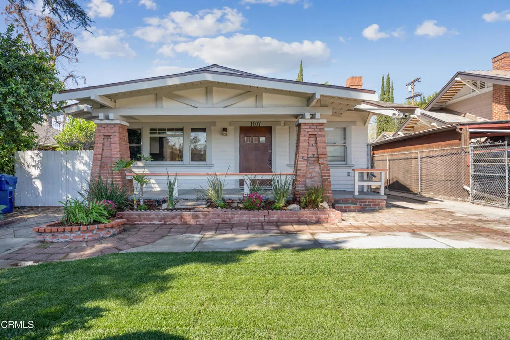 Los Angeles, CA 90042