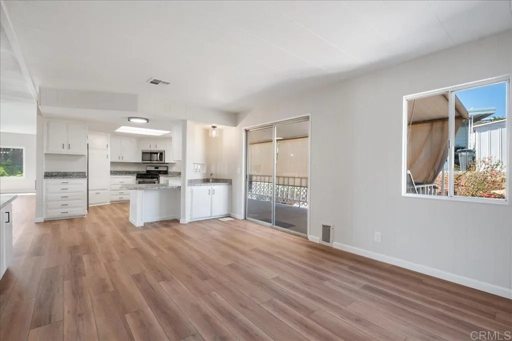 https://cdn.realtyfeed.com/cdn/127/306667640/38342ed9a7905eb0014b1aa41cccbad0.webp