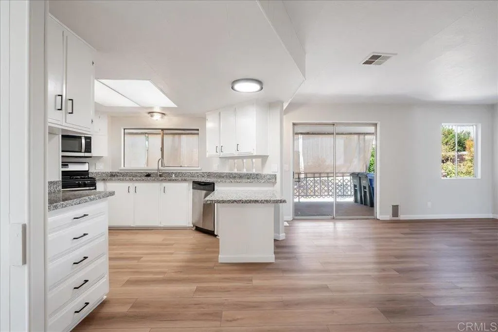 https://cdn.realtyfeed.com/cdn/127/306667640/53863cda06d343893bde4c37f3261077.webp
