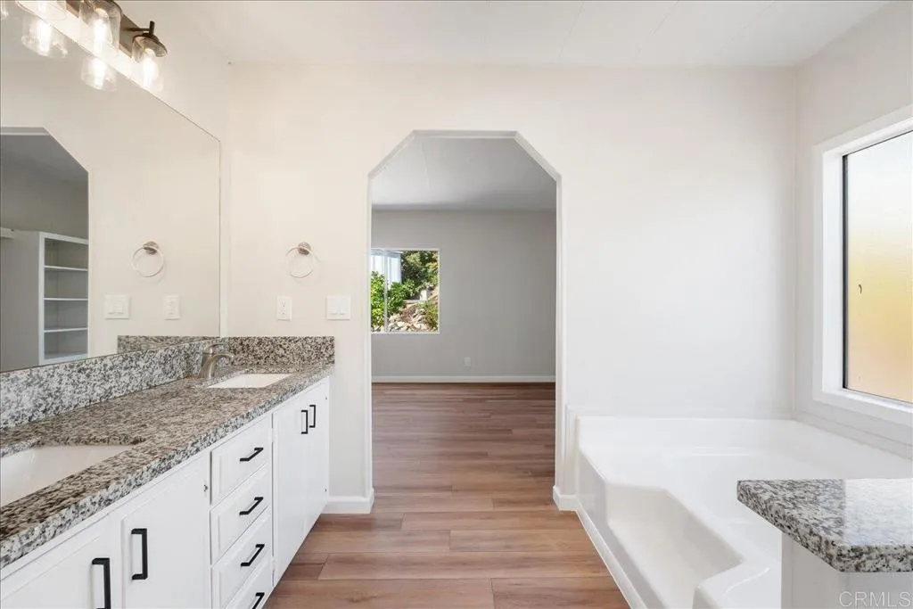 https://cdn.realtyfeed.com/cdn/127/306667640/cbc5552648c6b869b1ded3581e295f07.webp