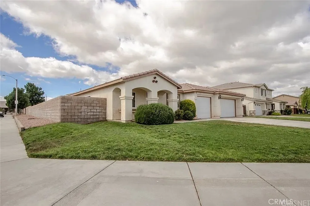 Lancaster, CA 93535