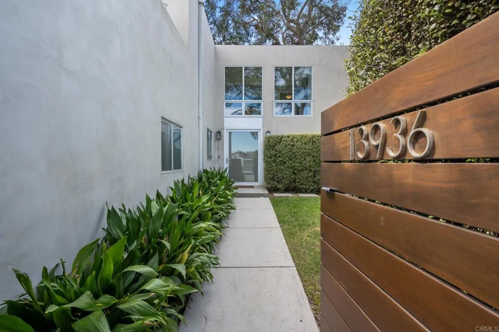https://cdn.realtyfeed.com/cdn/127/306667895/78a32ba55de62f8da4f056acca98196b.webp