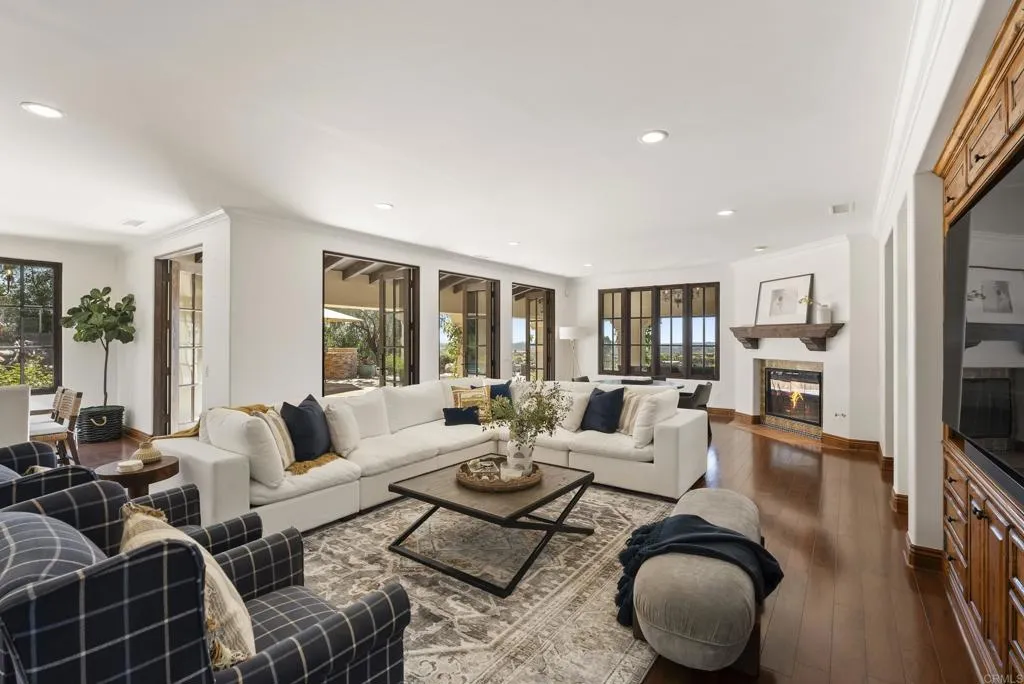 https://cdn.realtyfeed.com/cdn/127/306667897/aa8eb0336ebe9ae9e5082a96aecce8da.webp