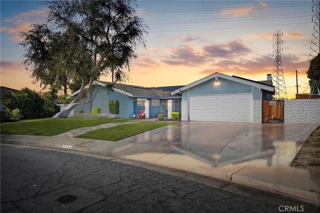 Bakersfield, CA 93301