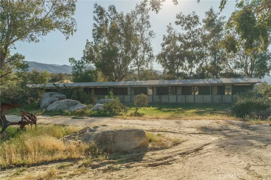 https://cdn.realtyfeed.com/cdn/127/306668089/782e5fedee3d64fc1c6c6e49b3e8af09.webp