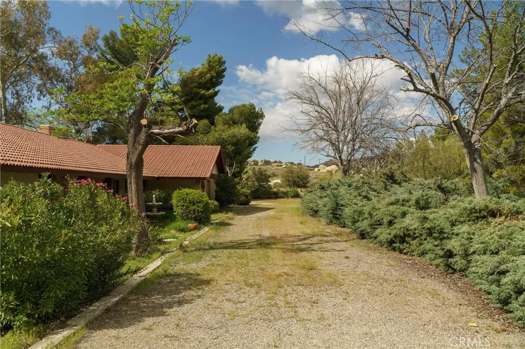 https://cdn.realtyfeed.com/cdn/127/306668089/976e8f422f4609ba4b8f8763b2def639.webp