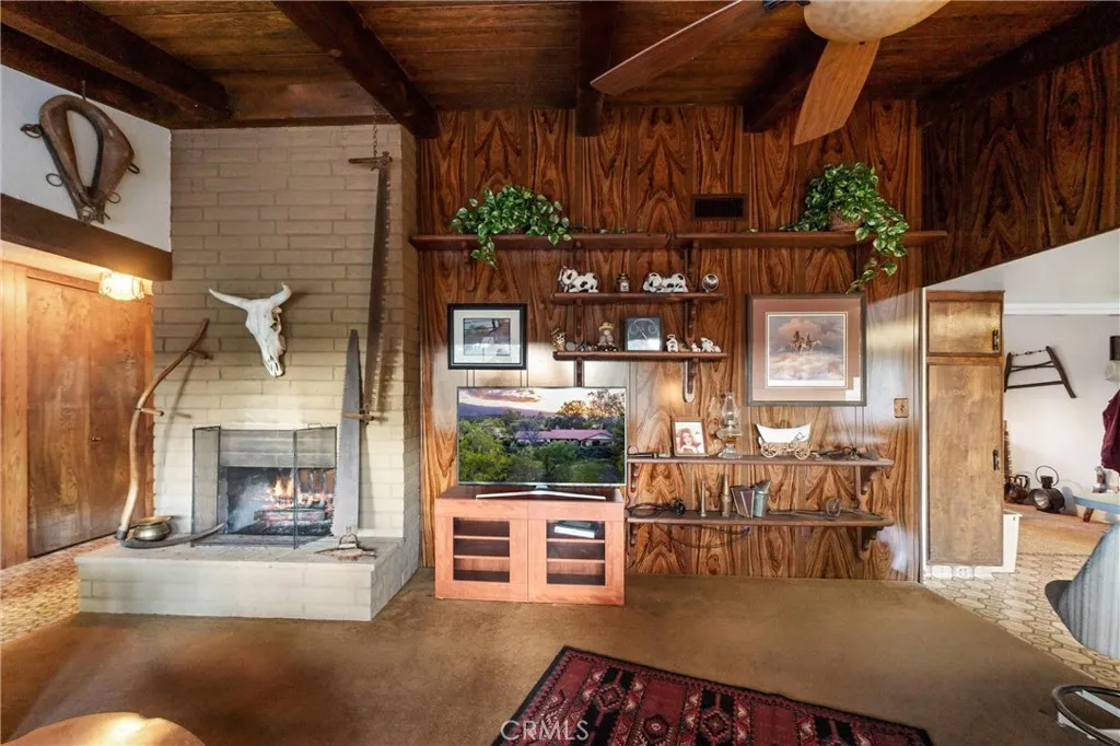 https://cdn.realtyfeed.com/cdn/127/306668089/cf8cec5cb5c82591b11200a33079fd43.webp