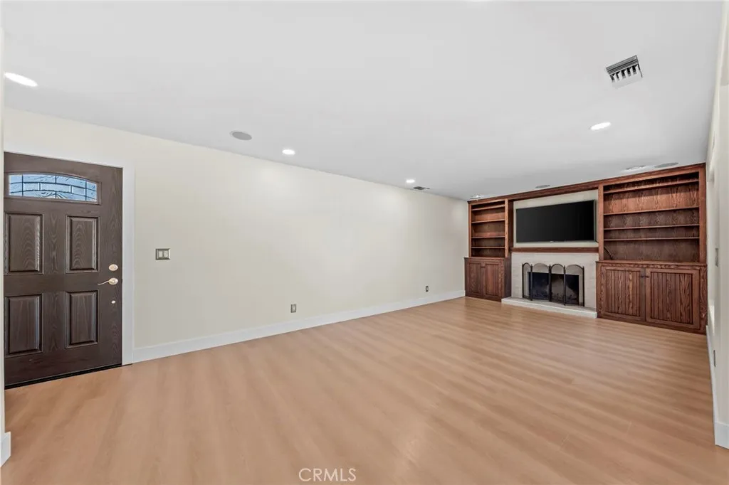 https://cdn.realtyfeed.com/cdn/127/306668112/0d177ce669e5a09798232207f27d29e6.webp
