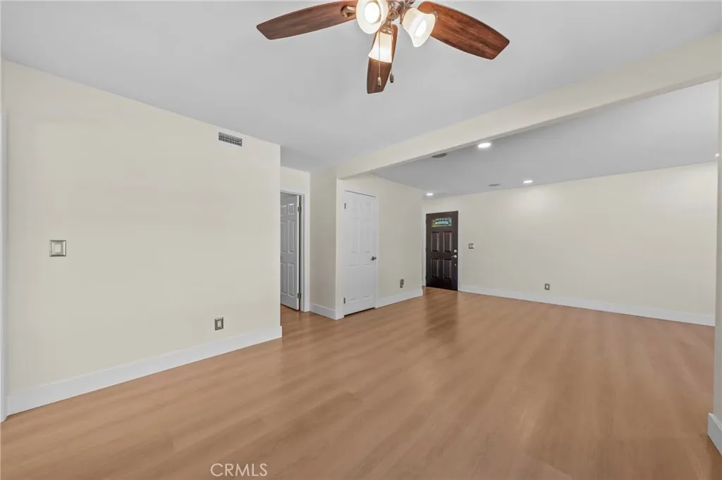https://cdn.realtyfeed.com/cdn/127/306668112/464d195d77f334664aeb0ded25edfdf8.webp