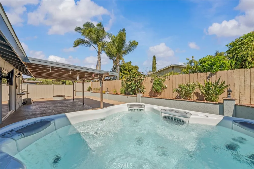 https://cdn.realtyfeed.com/cdn/127/306668112/96af67cc388c966fd27da2602be18ce9.webp