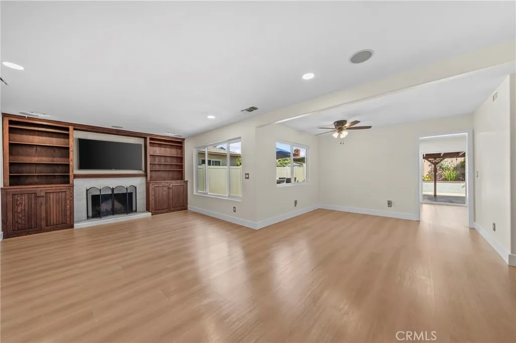 https://cdn.realtyfeed.com/cdn/127/306668112/9d9bbd38ba99adcaa38faa9d1f2f7df1.webp