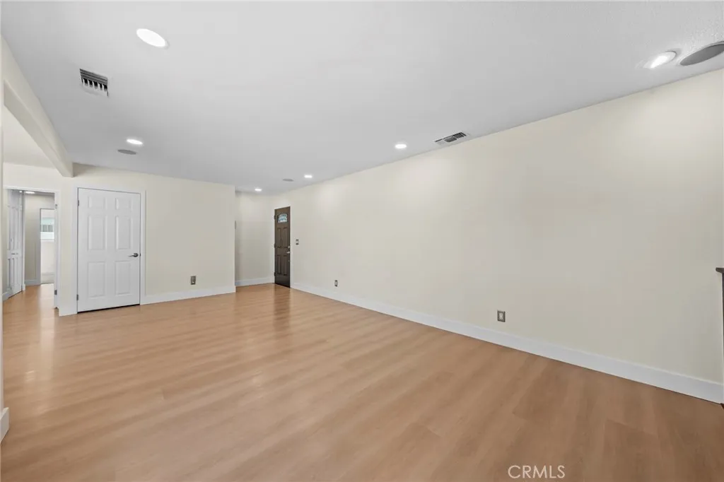 https://cdn.realtyfeed.com/cdn/127/306668112/e51c4483019f0a8c0e760c24e65a750e.webp