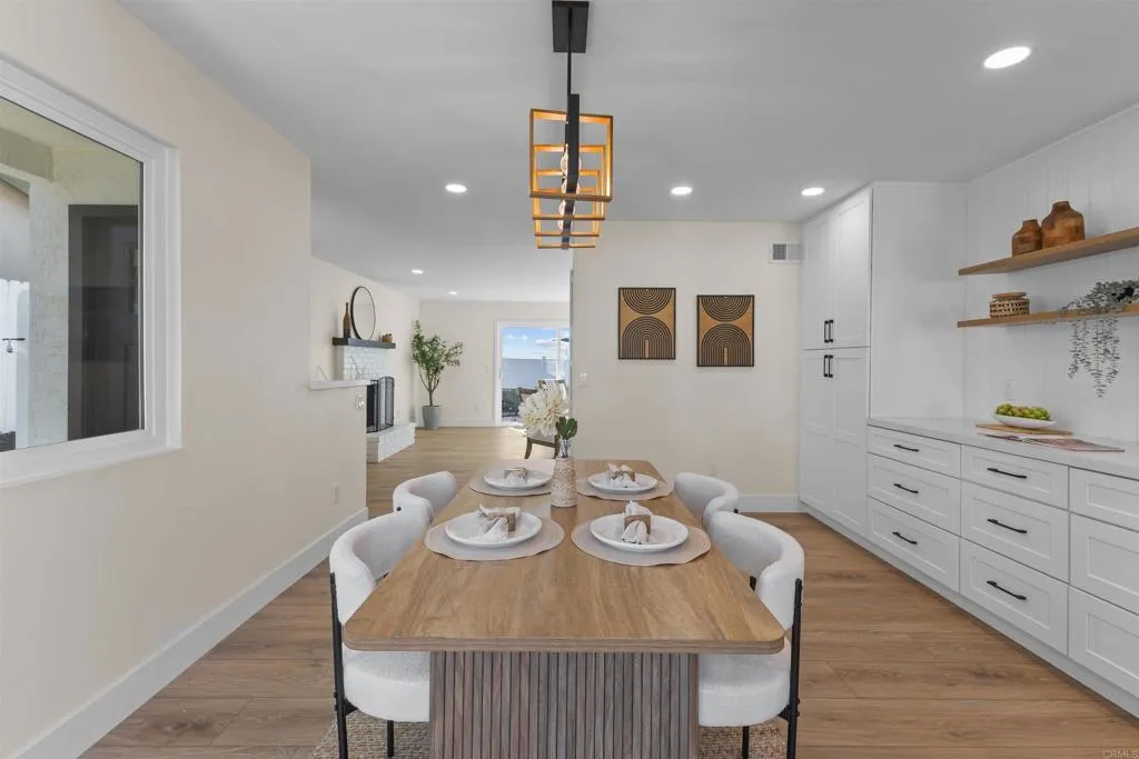 https://cdn.realtyfeed.com/cdn/127/306668132/f174f96bc8ea17f59fe16d7c2df124b1.webp