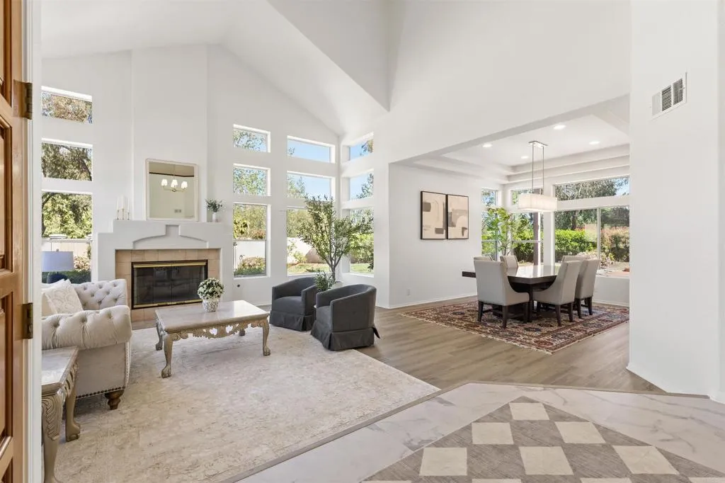 https://cdn.realtyfeed.com/cdn/127/306668149/79610c4bca25255fe93bb7d7014c0baf.webp