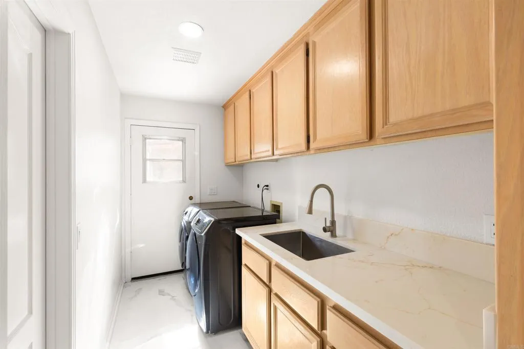 https://cdn.realtyfeed.com/cdn/127/306668149/8bf393b050ab76753022b336ca1eeca4.webp