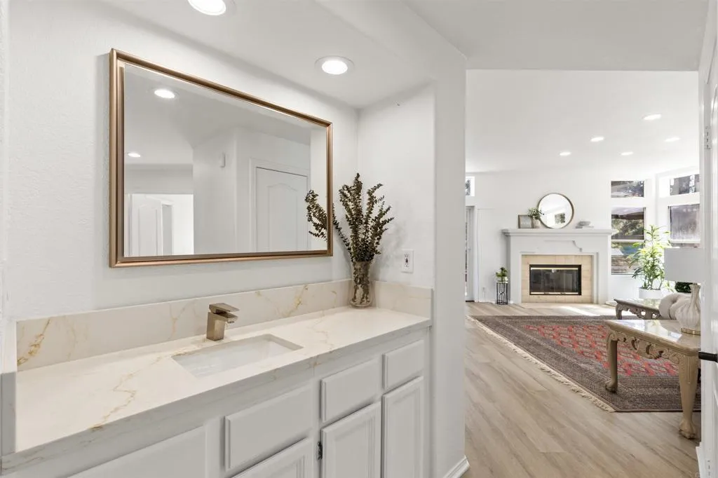 https://cdn.realtyfeed.com/cdn/127/306668149/8d0f46859b3aaa83fe180a634cdba30b.webp