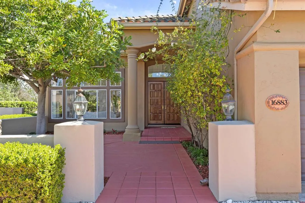 https://cdn.realtyfeed.com/cdn/127/306668149/9899059b3f2ccb6ff45dc1796aa3c631.webp
