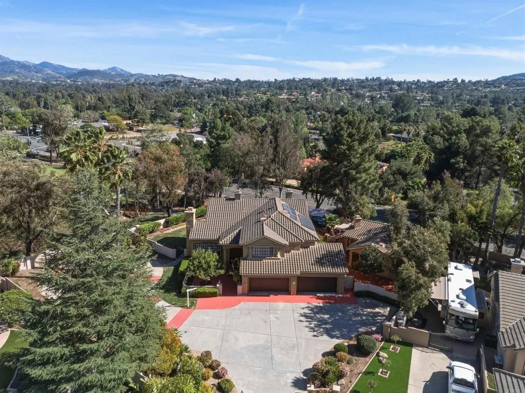 https://cdn.realtyfeed.com/cdn/127/306668149/cda143ab4e2c5ad782d89c5eb4cbbca4.webp