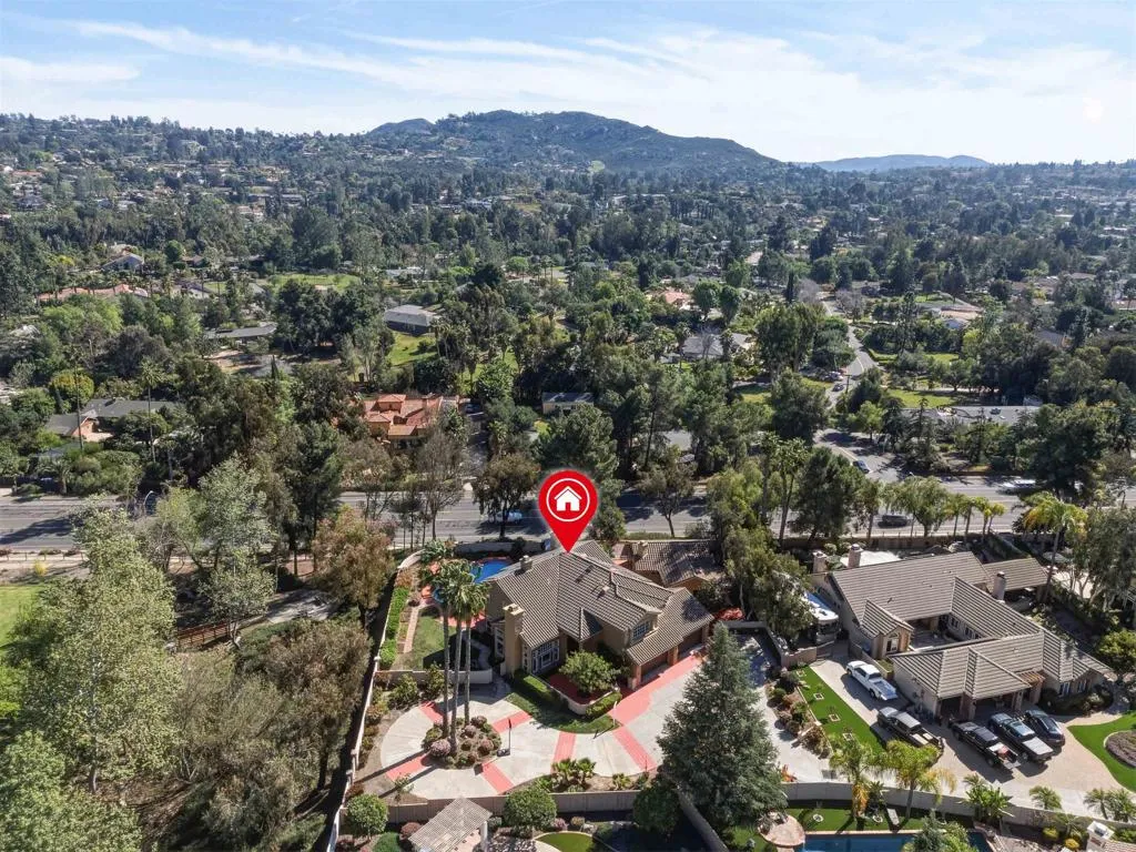 https://cdn.realtyfeed.com/cdn/127/306668149/f6c3a3b4dac2c77f11f741e6de635d18.webp