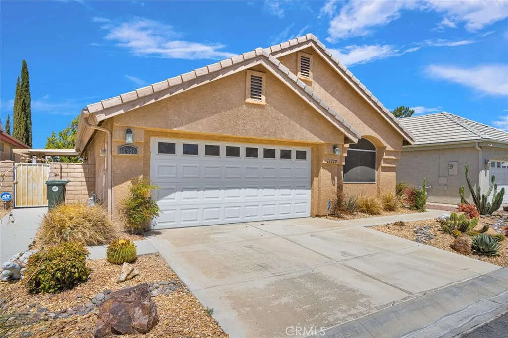 11220 Country Club Drive, Apple Valley, CA 92308 - Photo 2 of 44, Apple Valley, CA
