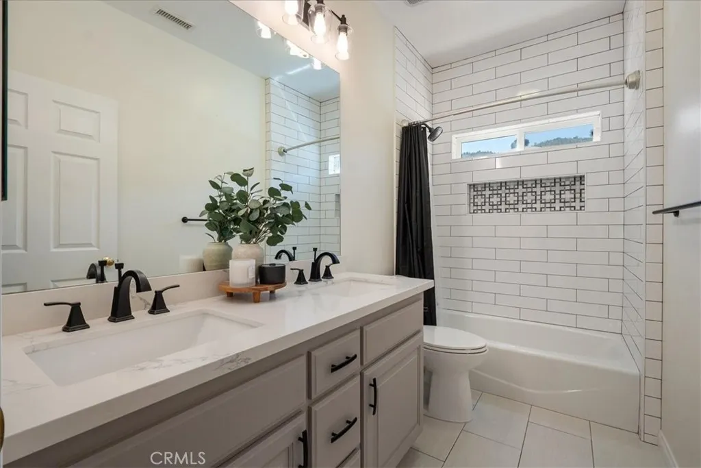 https://cdn.realtyfeed.com/cdn/127/306668228/3ba9be04f520f556d26a71cb87e43df6.webp