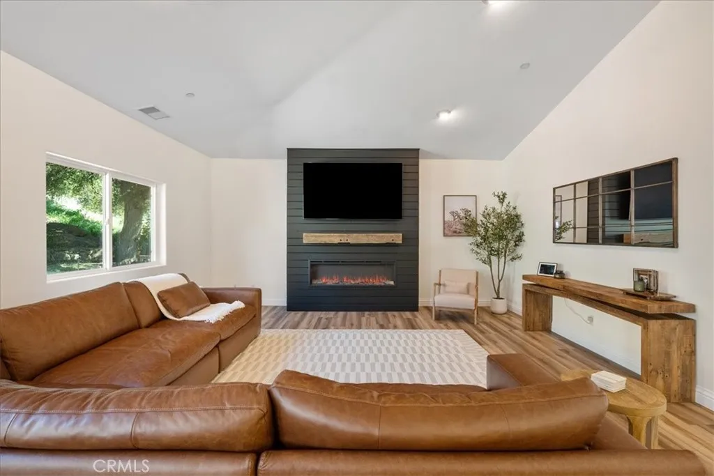 https://cdn.realtyfeed.com/cdn/127/306668228/531e3c9d122b7c2454724fff1f6f3b6c.webp