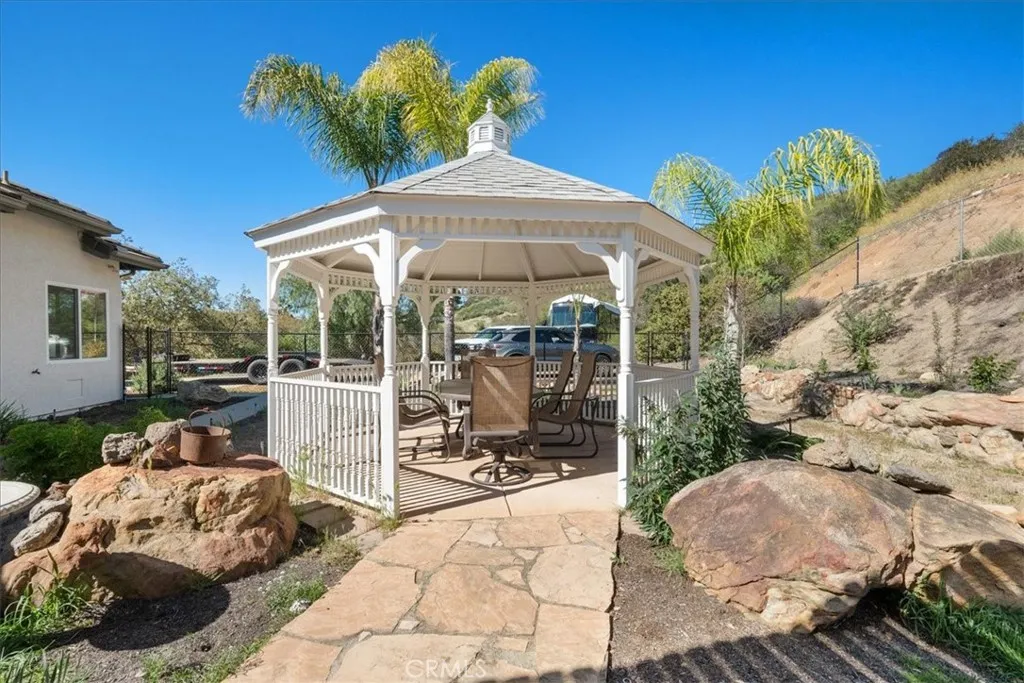 https://cdn.realtyfeed.com/cdn/127/306668228/a0bba7b03a258e01653483c2bf22be8d.webp