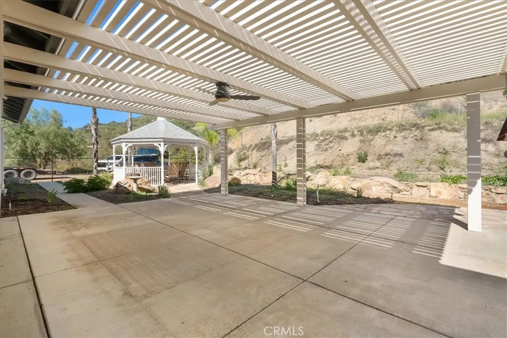 https://cdn.realtyfeed.com/cdn/127/306668228/a72b4a66895ab32d4a6e2a5fc93cb76d.webp