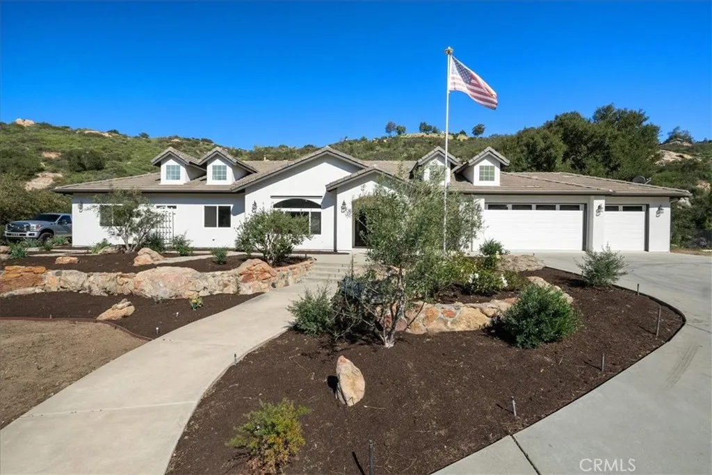 https://cdn.realtyfeed.com/cdn/127/306668228/b705a90c3211b5124a049196e892c5e0.webp