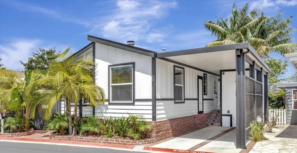 209 Tremont, Newport Beach, CA 92660 - Photo 3 of 33, Newport Beach, CA