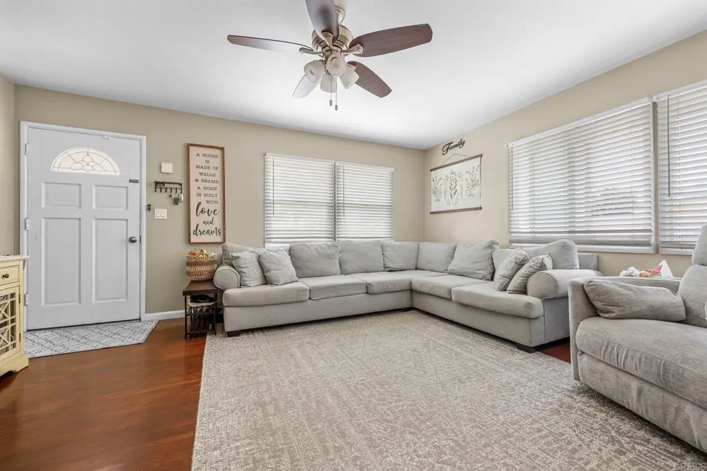 https://cdn.realtyfeed.com/cdn/127/306668344/81a5bca933a6899e9b1cde5be15d1319.webp