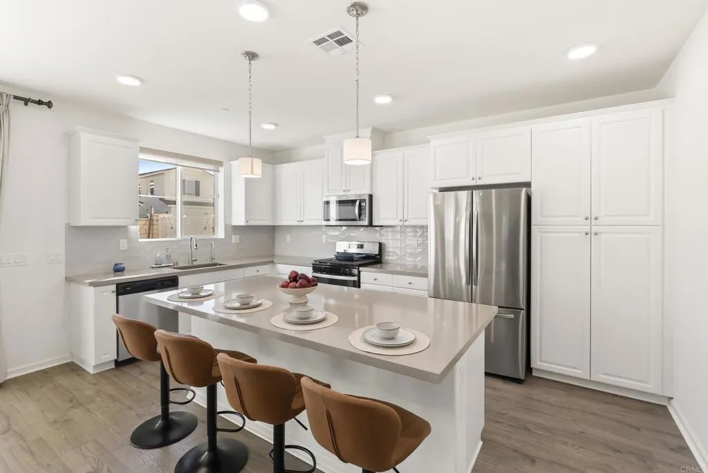 https://cdn.realtyfeed.com/cdn/127/306668345/26ba22dfcdc66150cd6545ecd311993a.webp